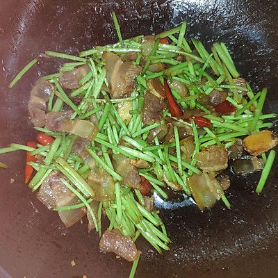 藜蒿炒腊肉