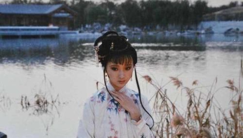 薛姨妈|贾母为何五下逐客令看看“呆霸王”薛蟠对林黛玉有多疯狂