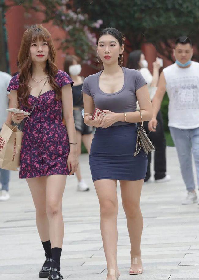 半身裙 胖女人独爱半身裙,“穿短不穿长”反而有型,时尚博主的“套路”