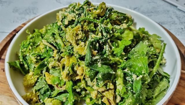 益君|失眠便秘都怕这个菜,每天一盘真便宜,肠道通瘦得快,安睡到天亮