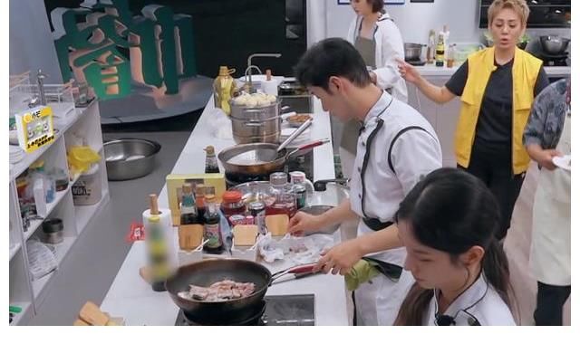 包子|黃曉明被寧靜質疑動作慢，稱呼一變氣氛凝固，網友：嚴重了