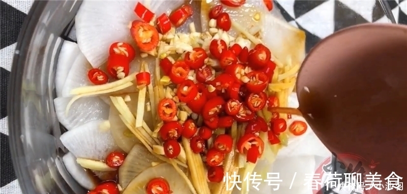 萝卜要腌多久？20年大厨分享饭店腌萝卜的时间，香脆开胃解油腻