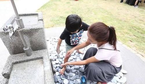 雪人|产妇生下“雪人”,丈夫崩溃不想养这娃,医生却笑开了花恭喜