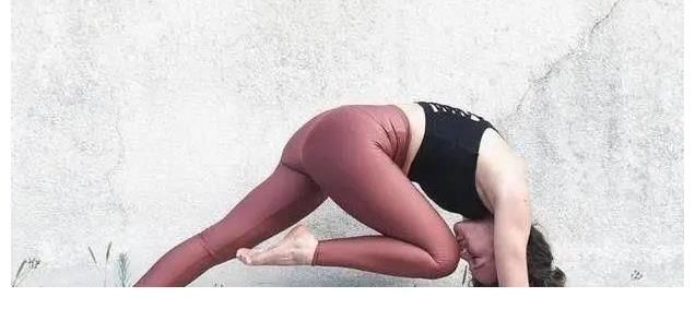 背部|推荐4套简单的流瑜伽序列,有效增强力量和灵活性!