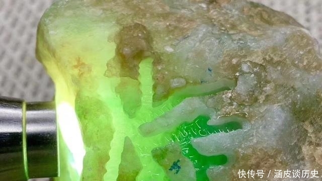 真假|如何鉴定出翡翠原石的真假与辨别翡翠原石的好坏?