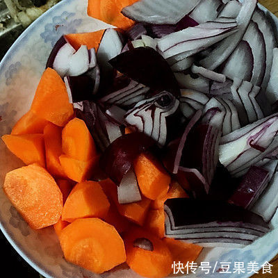 最让孩子停不下筷子的竟然是红烧鸡块焖面