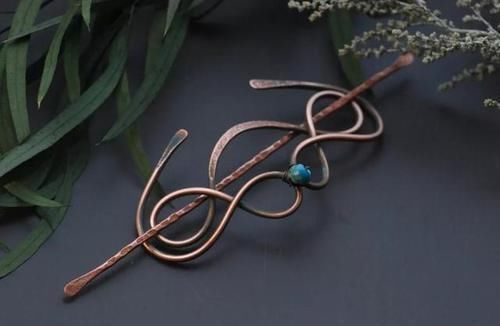 最简单的发型，配上最有创意的发饰，这个春夏，做最水灵的女孩