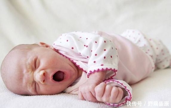 孩子|孩子在3个月前,这3种“睡姿”尽量要避开,可能会损伤孩子发育