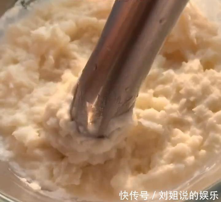 做一道漂亮小吃,口感奶香浓郁,比馒头简单,挑食的孩子也爱吃