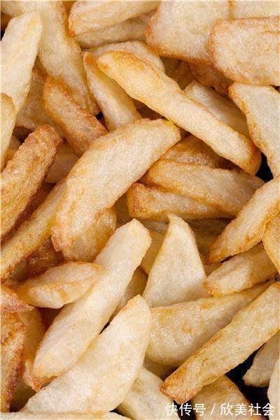 土豆这样做太香了,不炒不烤也不煎,个个都空心,出锅就抢着吃