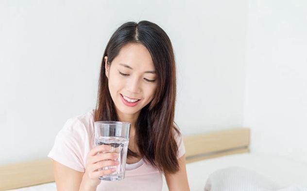 心血管疾病|有“血栓”的人,若能在“黄金时刻”喝水,有助给血管“洗个澡”