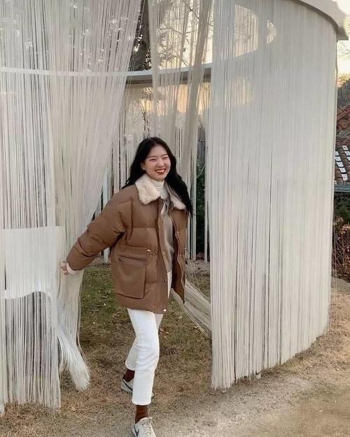 “奶奶裤+大衣”、“奶奶裤+羽绒服”才是真的时尚感十足!