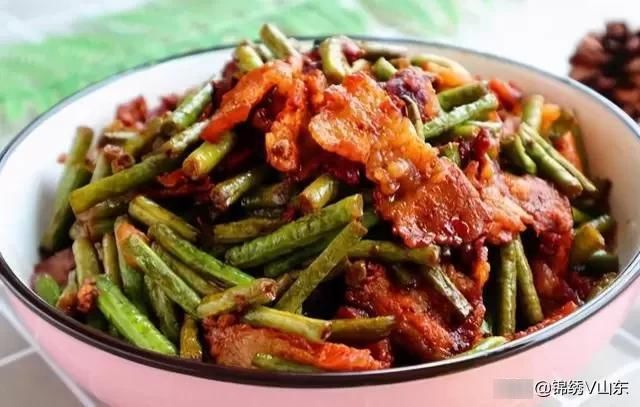 周末家人团聚，弟媳做了12个家常菜，味道不输大饭店，全部光盘