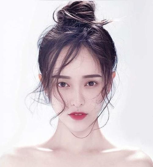 气质|冬天再懒也不要散着头发了,有静电!试试这几款扎发,气质又迷人