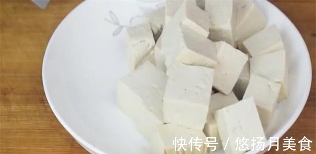 豆腐别炒了，试试这样做，简单几步，美味又下饭，放上半年都不坏！