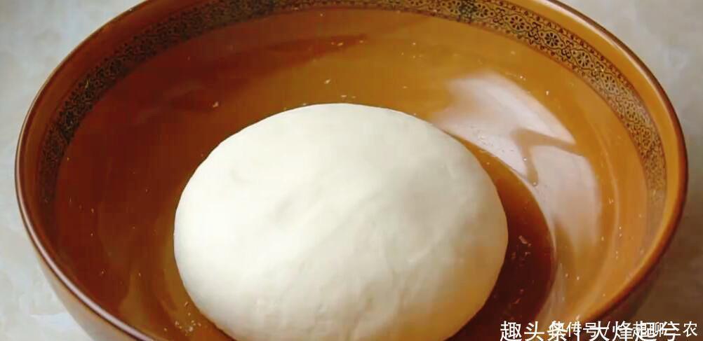 学成的豆腐做法，我家隔天就想要吃，层层裹着馅料，比肉还香