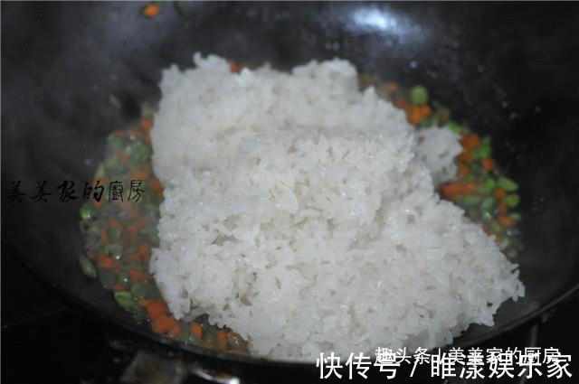 青豆|早餐不必太复杂,儿子最爱这,蒸一蒸卷一卷,比馒头省事比烧卖香