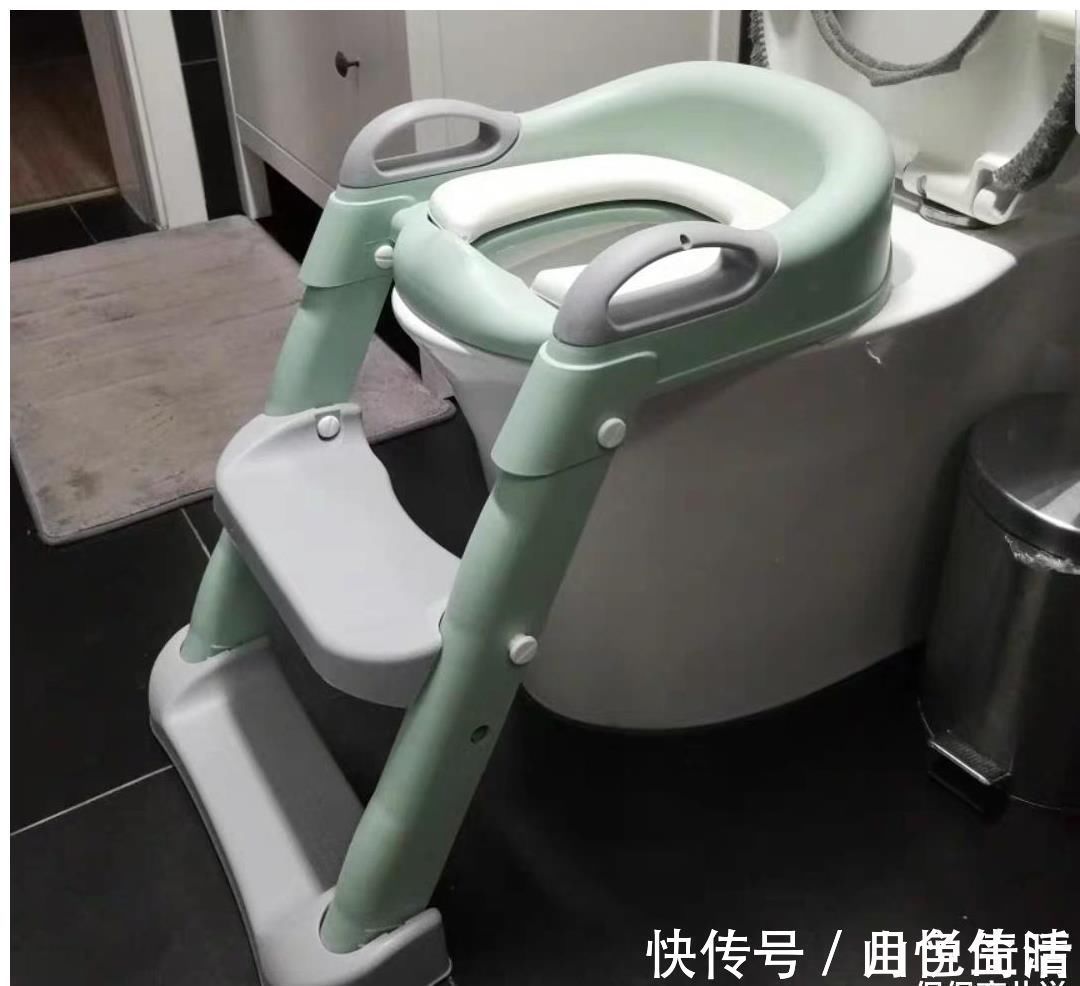 坐便器|急着给宝宝“戒”尿不湿?心急吃不了热豆腐!这个年纪戒才最好