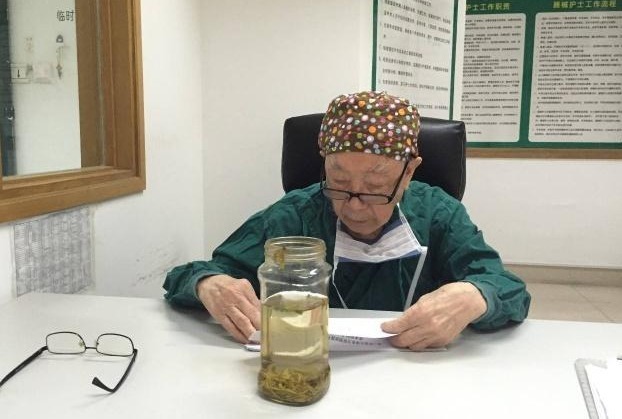 健康|97歲的老院士退休了！從不碰營養品品的他，養生秘訣就“5句話”