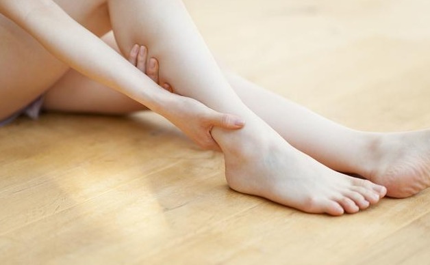 涌泉穴|男人肾不好,睡前坚持做2个简单动作,让你的肾堪比20岁