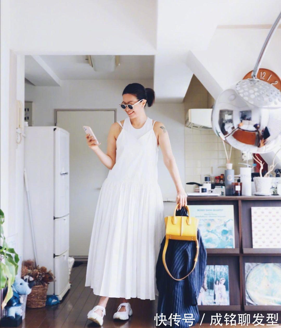 t恤|时尚与年纪无关,学学“日杂”主编的减龄搭配,气质不输年轻人