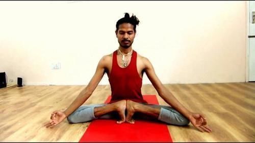 瑜伽之光|瑜伽高级坐姿体式:双脚并拢根式,你解锁了吗?