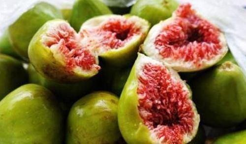 女人若患有子宫肌瘤,放开肚子吃4物,活血化瘀,或助子宫更健康