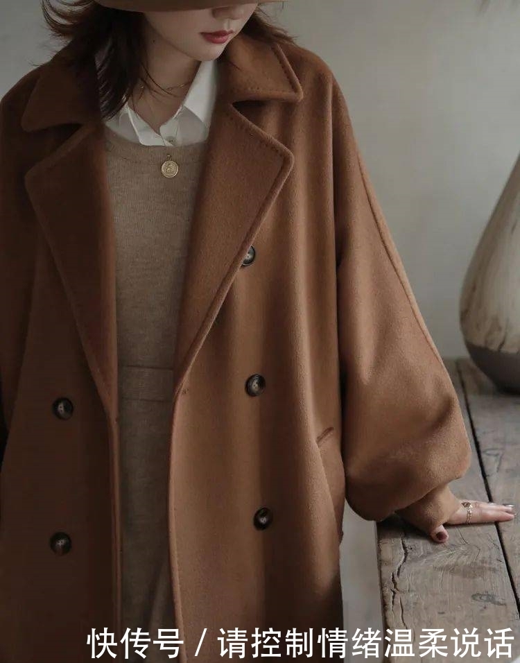 2021年第一套绝美气质穿搭:丝绒裙+毛衣!!!