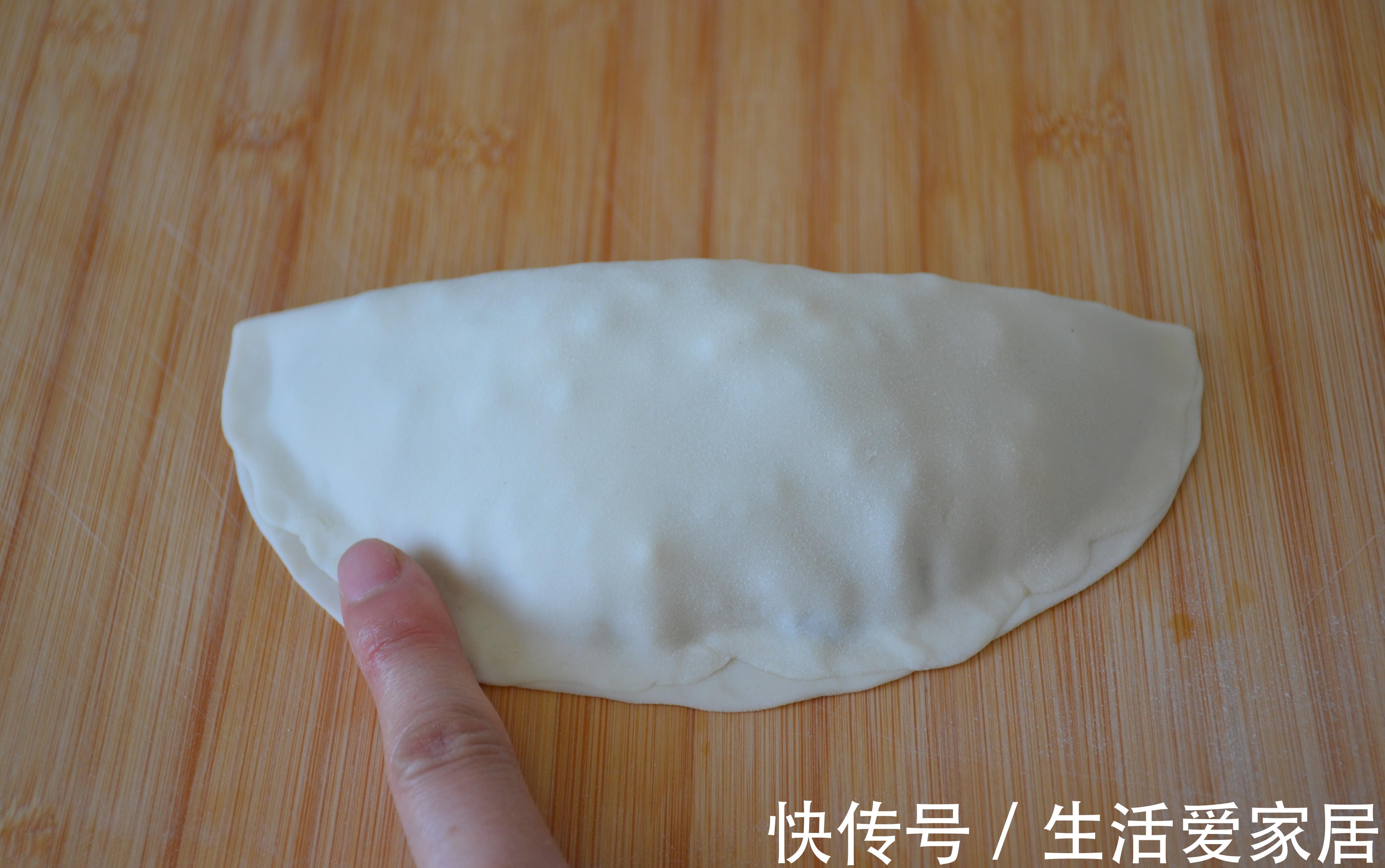 无油版的烙韭菜盒子，无油更健康，外酥里鲜，大人孩子都说好吃