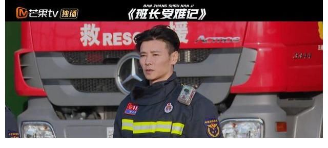 54岁仍旧如此认真对待高强度工作，难怪陈小春能红这么多年