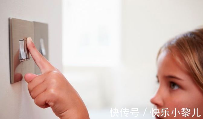 迷惑|孩子“全国统一”的8种迷惑行为,父母抱怨无聊,娃却无限满足