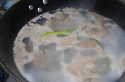 炖羊肉，“最忌”这几种调料！学会小妙招，羊肉软烂鲜美，无腥味