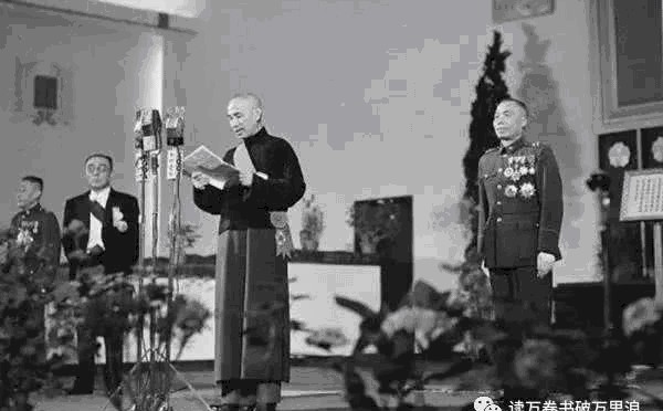 无奈|蒋介石下野前夕，曾主动求和，无奈信誉太差未获允准