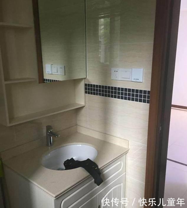 淋浴柜|这就是所谓的精装房,一看就傻掉了!这就是开发商所谓精装房?