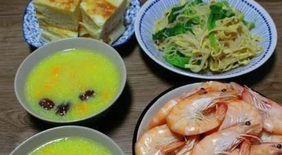 老公|晒晒我和老公的晚餐，不用闻油烟，一荤一素，营养足，幸福很简单