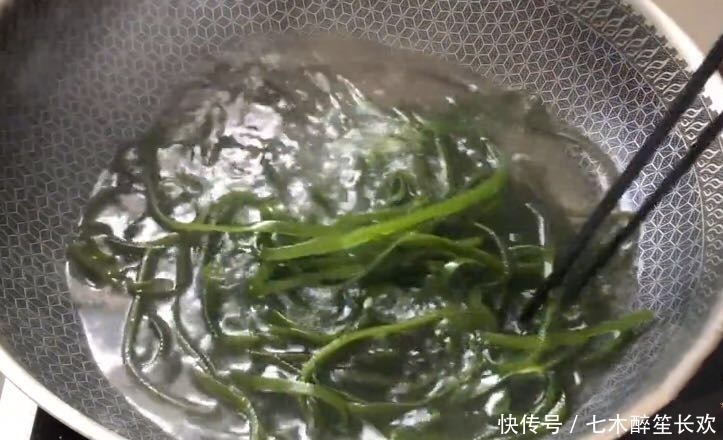 葱头|入伏后，多吃此菜，2元一斤，补钙防贫血，做成面食，放凉也不硬