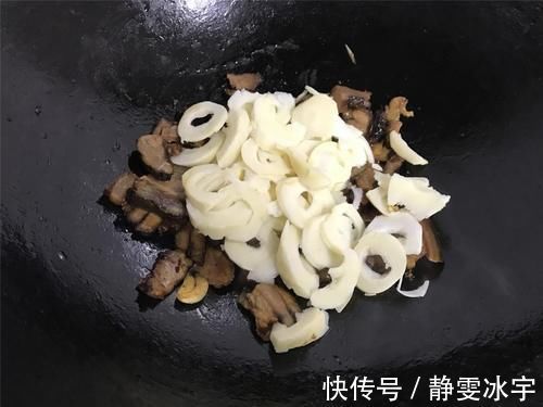 大人|腊肉和笋的完美搭配，简单炒一炒，大人小孩都爱吃