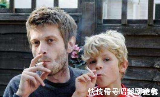 作业|“作业写一半马桶炸了”,老师以为学生撒谎,联系父母后秒打脸