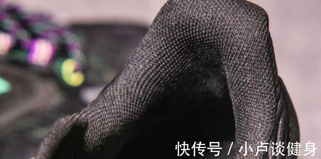 鞋面 开箱冷门球鞋,签名鞋的配置,二百出头的价格!