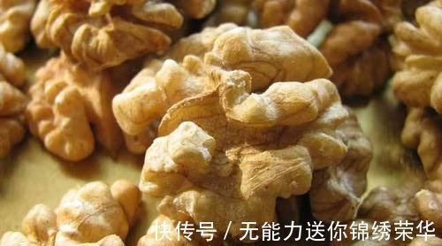 亚油酸甘油酯|吃核桃等于吃油?提醒大家:核桃并非人人都能吃,尤其“这2类”