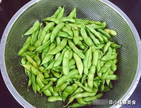 小技巧|煮毛豆直接下锅煮不对，牢记1点技巧，毛豆翠绿不发黄，更入味