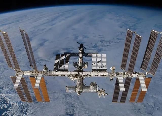 ufo 俄计划撤离国际空间站？7小时的太空行走，拆解老旧的Pirs模块