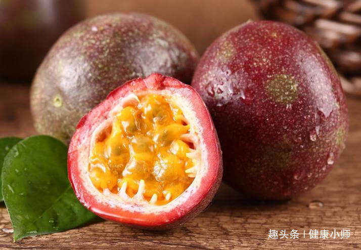 百香果|女人不想显老,再贵也别省,多吃3种水果,延缓衰老,更显年轻