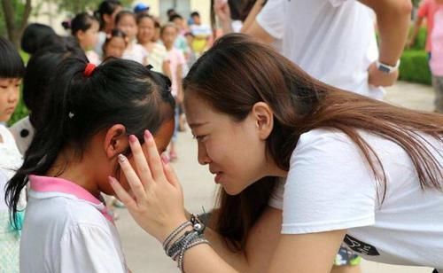 顶嘴|李玫瑾：当孩子开始顶嘴，家长多说3句话，孩子将来会感激你