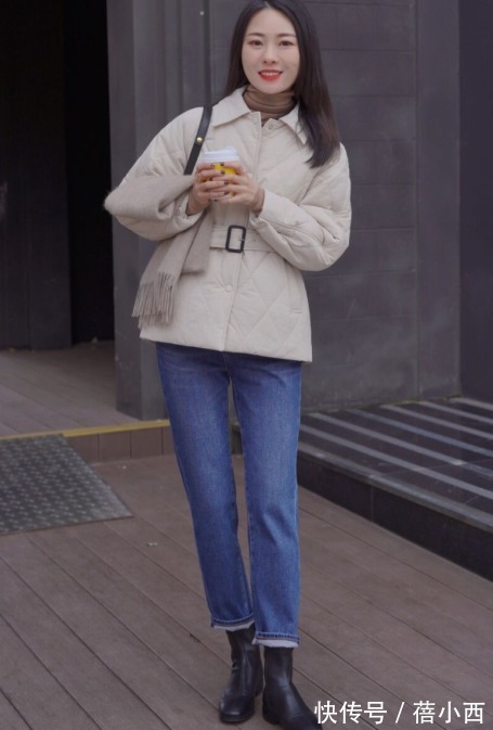 女生|小个子女生别只穿打底裤了,九分牛仔裤才是衣橱必备,配短靴超美