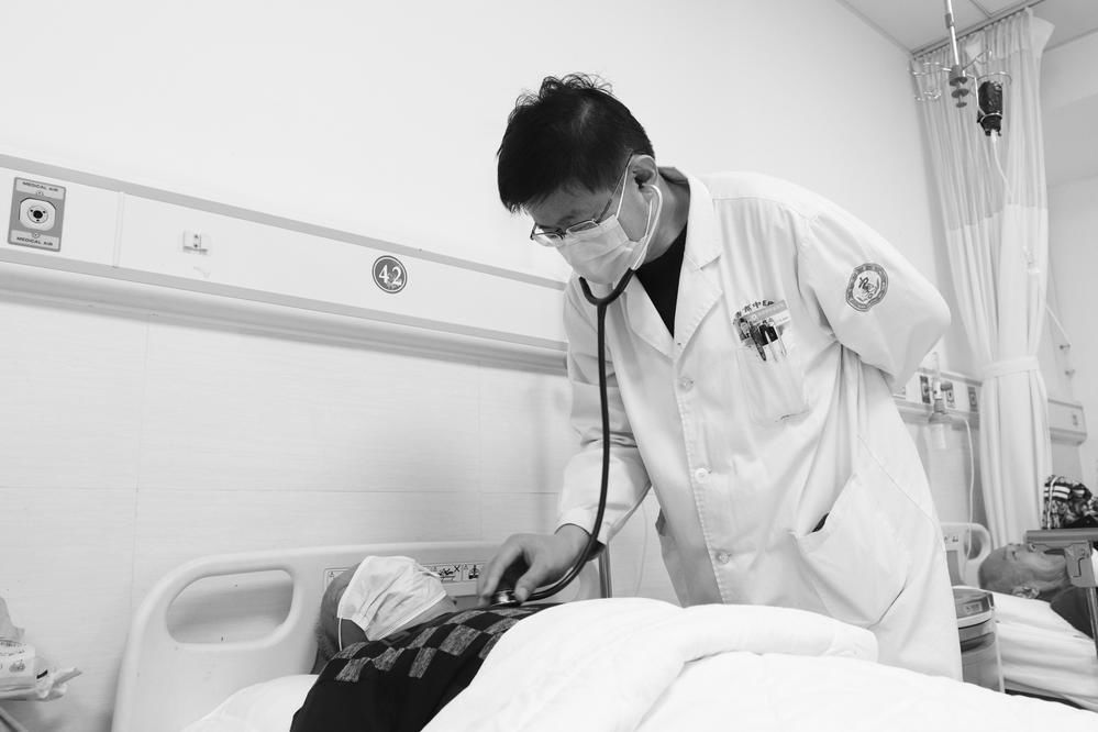 肺炎|肺炎高发，患者扎堆就医医生提醒：少去人流密集场所，家中多通风