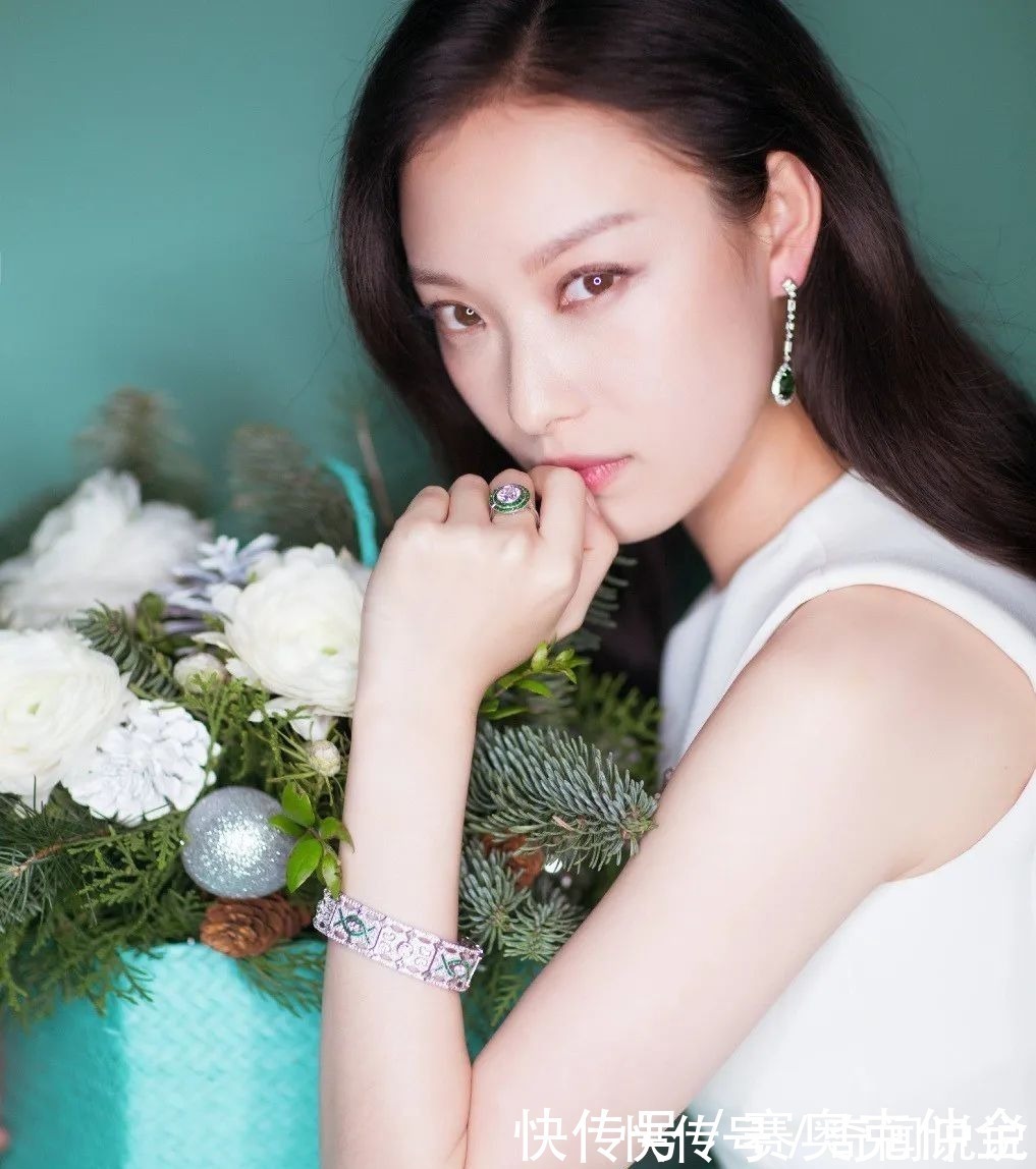 祖母绿&同是绿色宝石它总是被错认为祖母绿,其实它有它的诗情画意