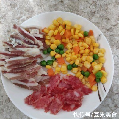 正宗地道的腊味煲仔饭做法，速来围观