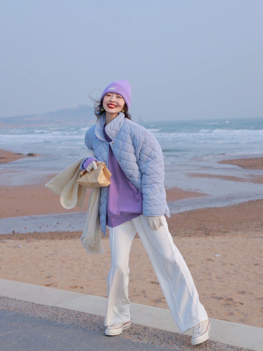 白色 冬天穿羽绒服也不要乱搭,试试这些搭配方式,时髦精致又有个性