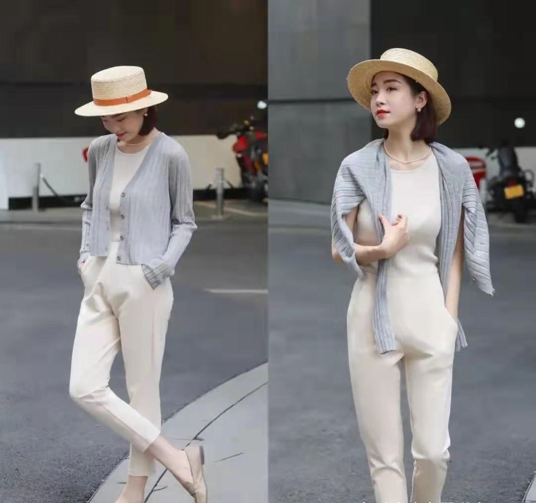 浅色 有气质的女人穿得都很“素”,3种搭配小原则,极简风穿出高级感